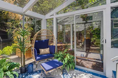 Photo 2 - Bella Azul - Charming Home Minutes From Campus 3 Bedroom Home