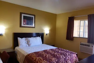 Photo 3 - Providencia Motel