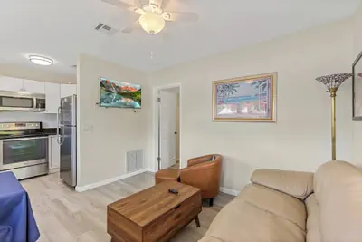 Photo 5 - Shoreline Bungalow