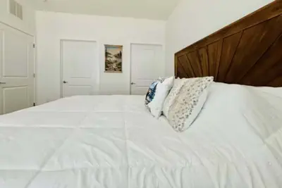 Photo 5 - View Prime Location Min To Pkwy, Dollywood, More 3 Bedroom Condo