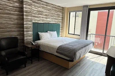 Photo 5 - Skylux Hotel Long Island City