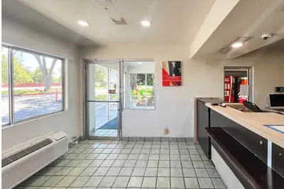 Photo 4 - Studio 6 Suites – Yreka, Ca