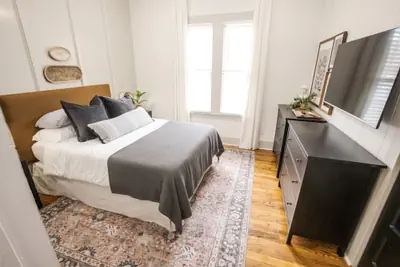 Photo 2 - Modern Cajun Stay 1BR Near Festivals Food
