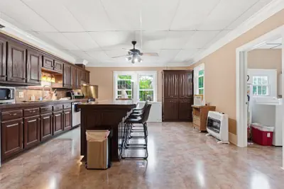 Photo 5 - Downtown Lafayette 4BR Home With Parking