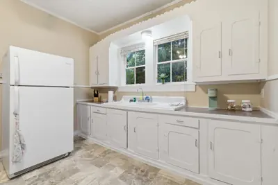 Photo 3 - Cozy 1BR Cottage w Kitchen Laundry