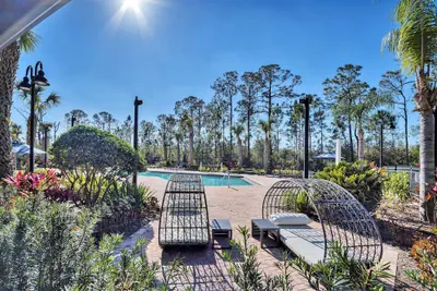 Photo 5 - Upstay Large Family Condo w Pool Sauna