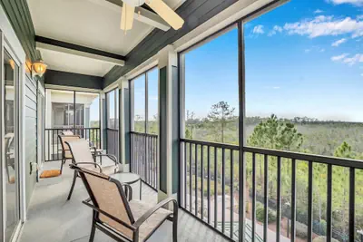 Photo 2 - Upstay Large Family Condo w Pool Sauna