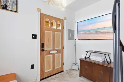 Photo 4 - Cozy 1BR Near Downtown Lafayette
