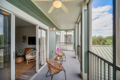 Photo 5 - Upstay Tropical Style Family Condo w Pool