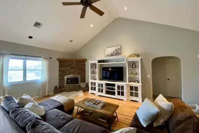 Photo 2 - The Gathering Place 4 Bedroom Home