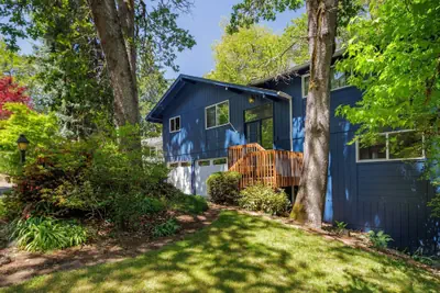 Photo 2 - Wake Robin House - Comfortable & Close To Campus 4 Bedroom Home