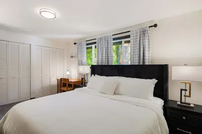 Photo 4 - Wake Robin House - Comfortable & Close To Campus 4 Bedroom Home