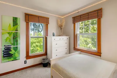 Photo 4 - Craftsman Grove - 10 Minutes To Campus 4 Bedroom Home