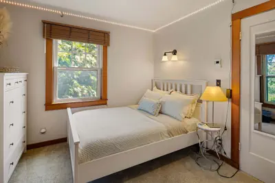 Photo 3 - Craftsman Grove - 10 Minutes To Campus 4 Bedroom Home
