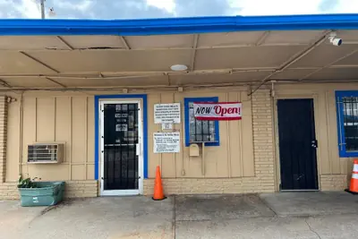 Photo 2 - Holiday Motel Tulsa OK