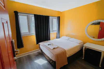 Photo 4 - Clarendon Hotel