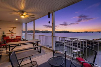 Photo 2 - Bright Lakefront Condo, Amazing Views, Pools, Hot Tub