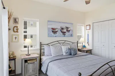 Photo 5 - Bright Lakefront Condo, Amazing Views, Pools, Hot Tub
