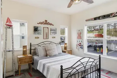 Photo 4 - Bright Lakefront Condo, Amazing Views, Pools, Hot Tub