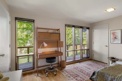 Photo 4 - The Meadowlark - Midcentury Gem Minutes From Campus 3 Bedroom Home