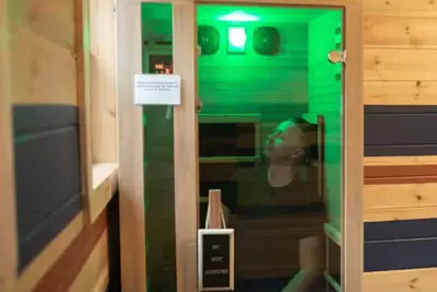 Photo 5 - Retro Retreat Stargazing Dome Sauna Hot Tub