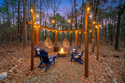 Photo 3 - Retro Retreat Stargazing Dome Sauna Hot Tub