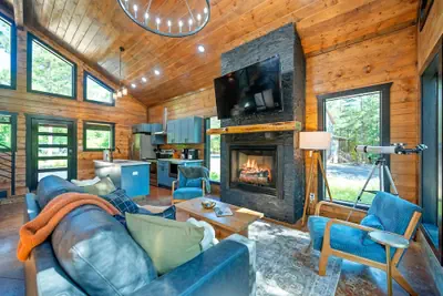 Photo 4 - Sleeps 6 Sauna Hot Tub Putt Putt Dogs Welcome