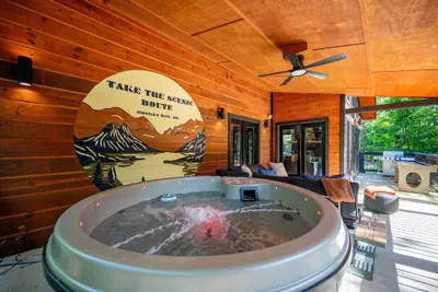 Photo 3 - Sleeps 6 Sauna Hot Tub Putt Putt Dogs Welcome
