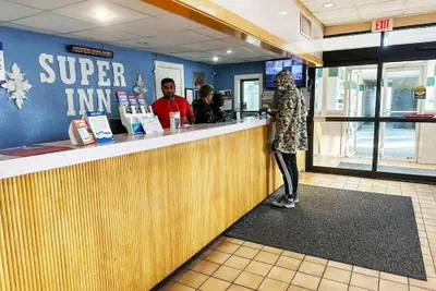 Photo 2 - Super Inn And Suites