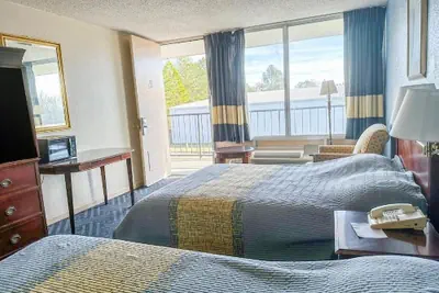 Photo 4 - Super Inn And Suites