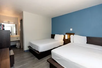 Photo 4 - Lubbock Inn & Suites