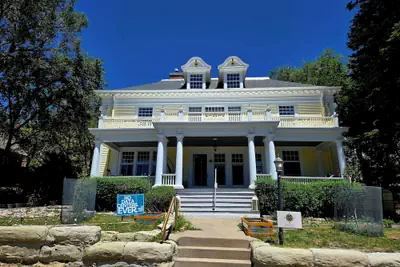 Photo 2 - Hobbs House