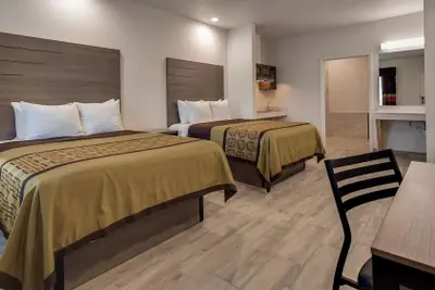 Photo 5 - Platinum Stay Inn & Suites