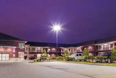 Photo 2 - Platinum Stay Inn & Suites