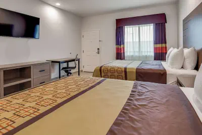 Photo 4 - Platinum Stay Inn & Suites