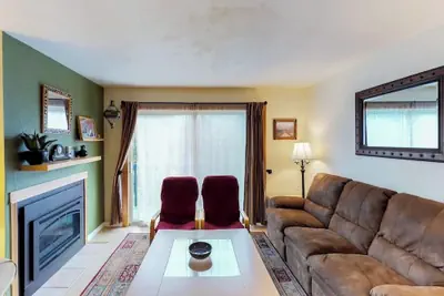 Photo 2 - Spiral-staircase Condo w/ Mountain-air Balcony