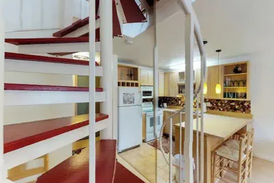 Photo 5 - Spiral-staircase Condo w/ Mountain-air Balcony