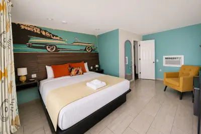 Photo 2 - The Blu Boutique Motel