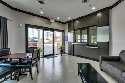 Photo 2 - Humble Inn & Suites