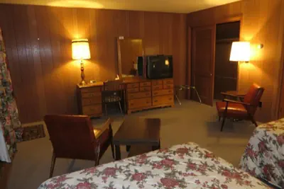 Photo 2 - Travelers Inn Motel - Eagle River Downtown