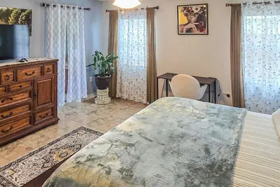 Photo 4 - Shad Room