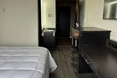 Photo 4 - Sioux Fall Inn