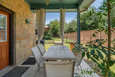 Photo 4 - 3BR 12 Mins to Kalahari BBQ Private Patio