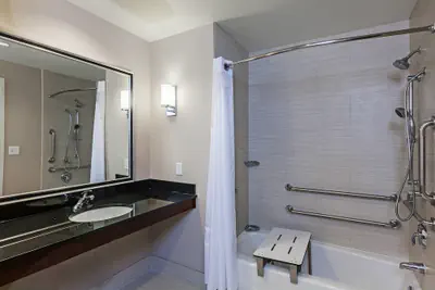 Photo 5 - Clarion Hotel The Colony - Plano West