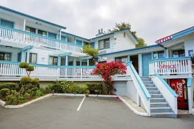 Photo 2 - Arbor Inn Monterey