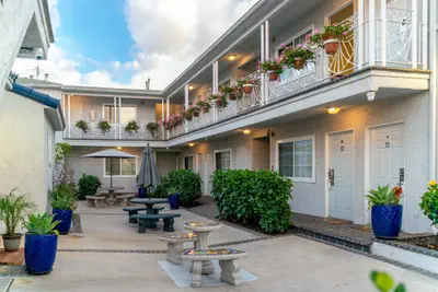 Photo 2 - Ocean Park Inn