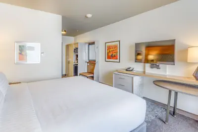 Photo 3 - Holiday Inn & Suites Bellingham by IHG