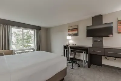 Photo 3 - Holiday Inn Mishawaka by IHG