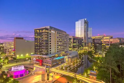 Photo 2 - The Westin At The Woodlands