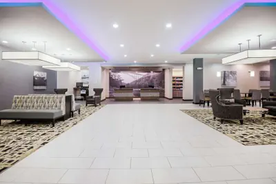 Photo 3 - La Quinta Inn & Suites by Wyndham Morgantown